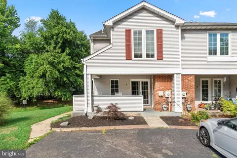 8 Big Bear Ct, Bear, DE 19701