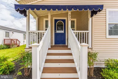 853 Samantha Cir #305, Bear, DE 19701