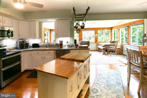 Kitchen - 5869 5 - 5871 Summit Bridge Rd, Townsend, DE 19734 photo 1 of 4