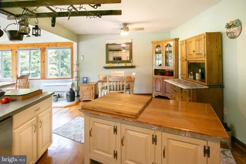 Kitchen - 5869 5 - 5871 Summit Bridge Rd, Townsend, DE 19734 photo 2 of 4