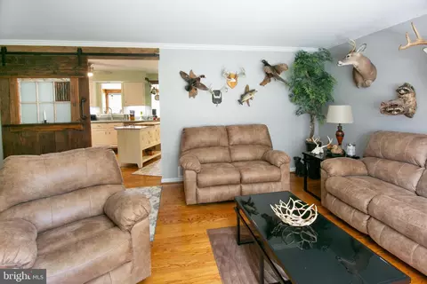 Entry Way - 5869 5 - 5871 Summit Bridge Rd, Townsend, DE 19734 photo 4 of 7