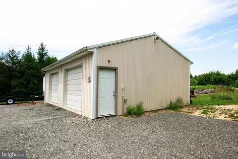 Exterior - 5869 5 - 5871 Summit Bridge Rd, Townsend, DE 19734 photo 7 of 21