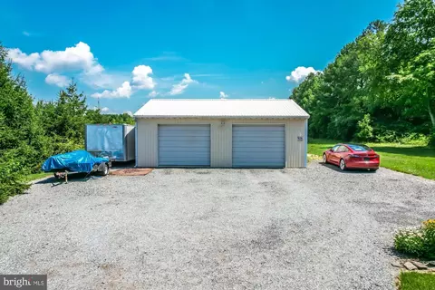 Exterior - 5869 5 - 5871 Summit Bridge Rd, Townsend, DE 19734 photo 4 of 21