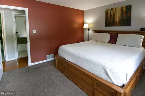 Bedroom - 5869 5 - 5871 Summit Bridge Rd, Townsend, DE 19734 photo 2 of 7