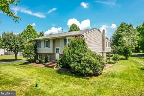 5869 5 - 5871 Summit Bridge Rd, Townsend, DE 19734