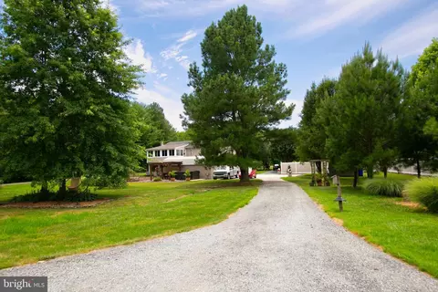 Exterior - 5869 5 - 5871 Summit Bridge Rd, Townsend, DE 19734 photo 9 of 21