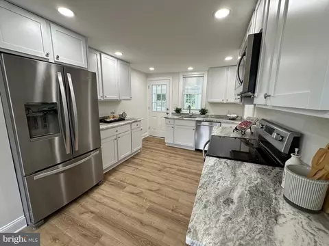 Kitchen - 716 Cardinal Ave, Bear, DE 19701 photo 3 of 4
