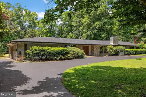 1725 Gunning Dr, Wilmington, DE 19803