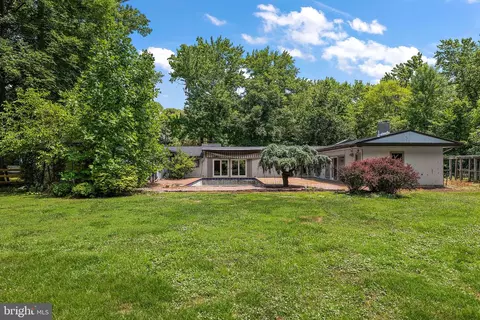 Exterior - 1725 Gunning Dr, Wilmington, DE 19803 photo 8 of 9