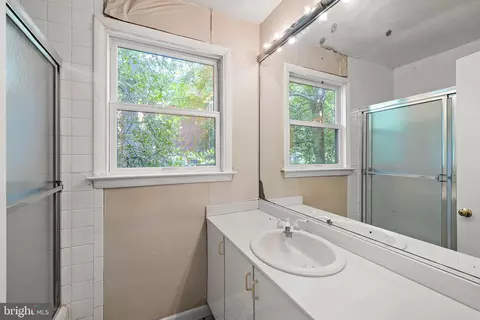 Bath - 1725 Gunning Dr, Wilmington, DE 19803 photo 5 of 5