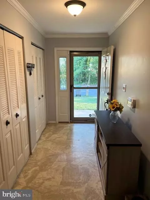 Entry Way - 17 Chancellor Dr, Newark, DE 19713 photo 1 of 5