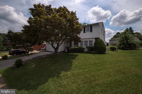 17 Winnwood Rd, Newark, DE 19711