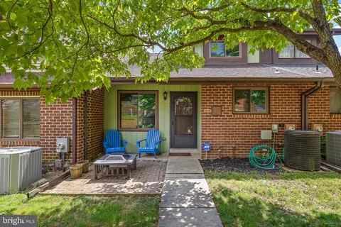 9 Gingerwood Ct, Wilmington, DE 19808