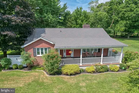5 Vista Dr, Newark, DE 19711
