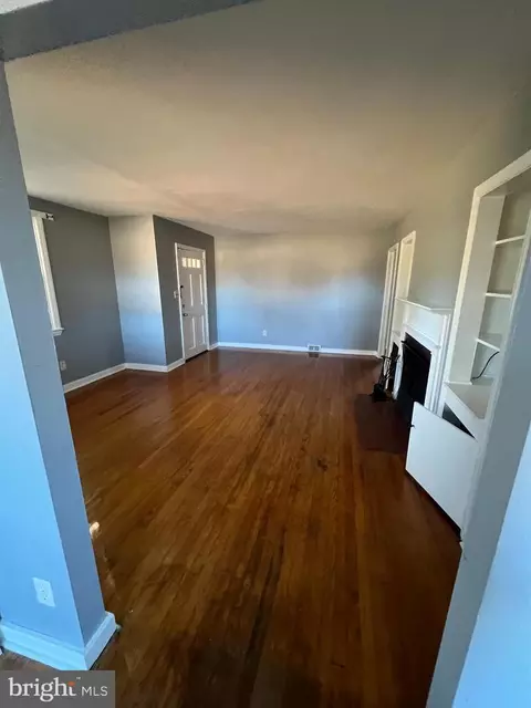 Living - 1530 Bear Corbitt Rd, Bear, DE 19701 photo 2 of 3