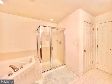 Bath - 48 Springfield Cir, Middletown, DE 19709 photo 5 of 6