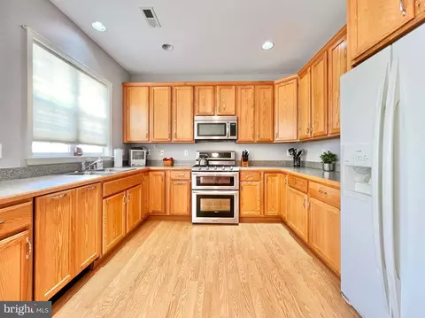 Kitchen - 48 Springfield Cir, Middletown, DE 19709 photo 2 of 4