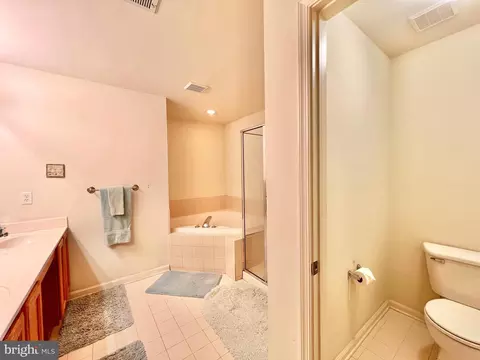 Bath - 48 Springfield Cir, Middletown, DE 19709 photo 4 of 6