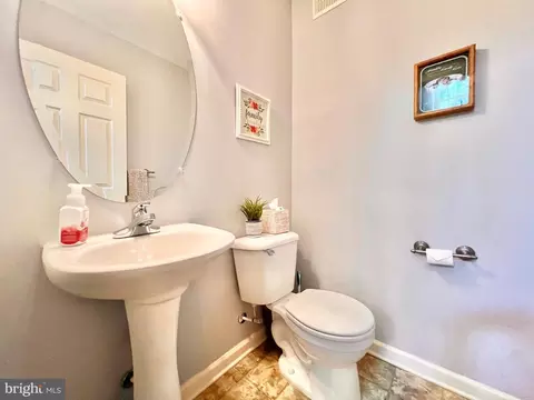 Bath - 48 Springfield Cir, Middletown, DE 19709 photo 1 of 6