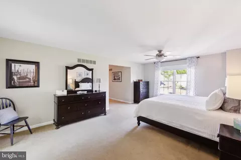 42 E Periwinkle Ln, Newark, DE 19711 photo 23