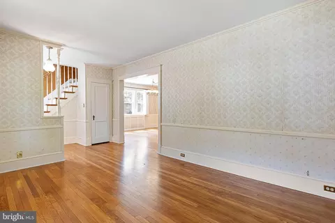 Living - 11 Capitol Pl, Newark, DE 19711 photo 2 of 3
