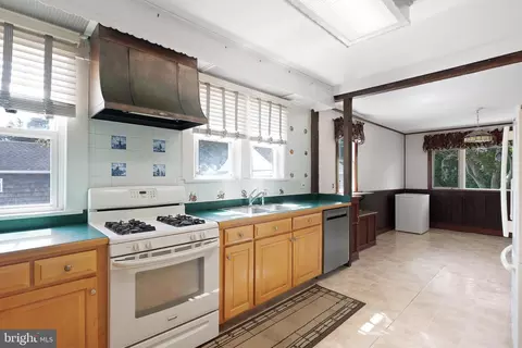 Kitchen - 11 Capitol Pl, Newark, DE 19711 photo 1 of 2