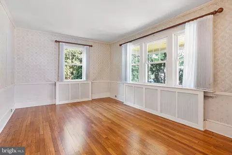 Living - 11 Capitol Pl, Newark, DE 19711 photo 1 of 3