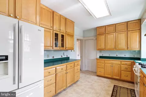 Kitchen - 11 Capitol Pl, Newark, DE 19711 photo 2 of 2