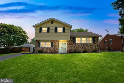 29 Spring Lake Dr, Newark, DE 19711