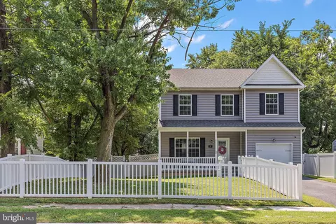 11 Midfield Rd, New Castle, DE 19720