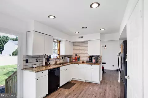 Kitchen - 8 Manston Mnr, Bear, DE 19701 photo 1 of 2