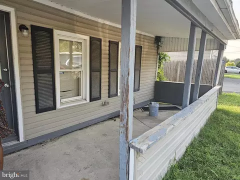 Exterior - 305 Jefferson St, Middletown, DE 19709 photo 2 of 5