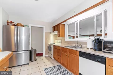 Kitchen - 2058 Porter Rd, Bear, DE 19701 photo 3 of 4
