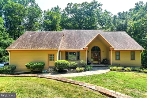 24 Lakewood Cir, Newark, DE 19711