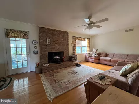 Living - 306 Manubay Ct, Bear, DE 19701 photo 1 of 1
