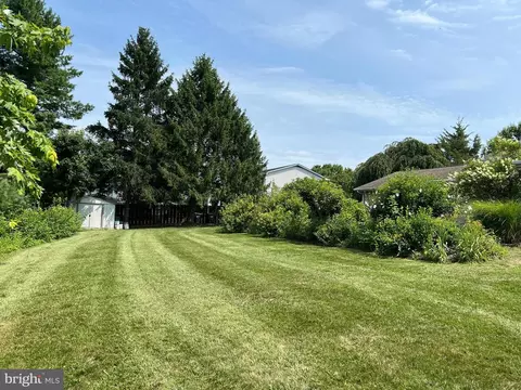 Exterior - 306 Manubay Ct, Bear, DE 19701 photo 7 of 11