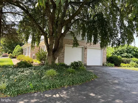 Exterior - 306 Manubay Ct, Bear, DE 19701 photo 3 of 11