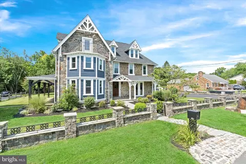 906 Shipley Rd, Wilmington, DE 19803