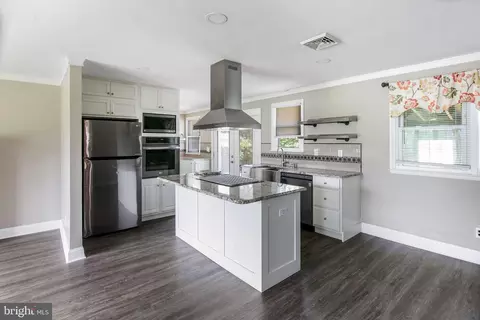 2405 Magnolia Dr, Wilmington, DE 19810