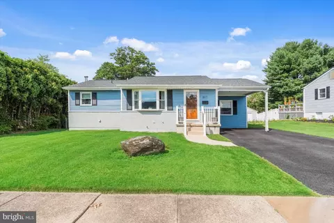 611 Durso Dr, Newark, DE 19711