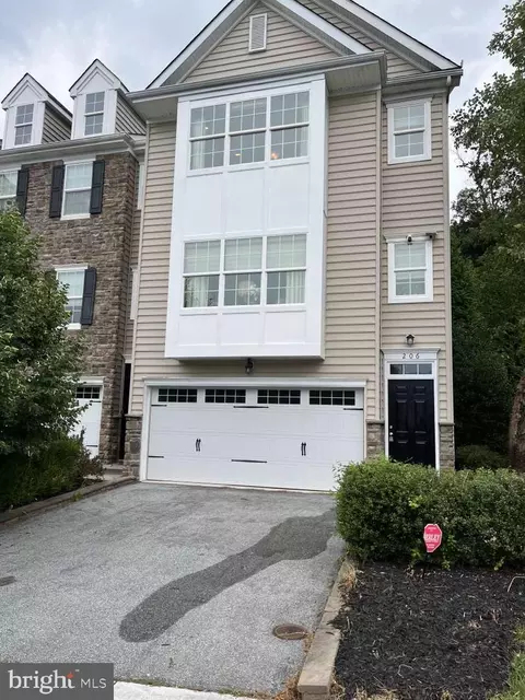 206 W General Grey Ct, Newark, DE 19702