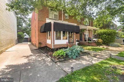2002 W 17th St, Wilmington, DE 19806