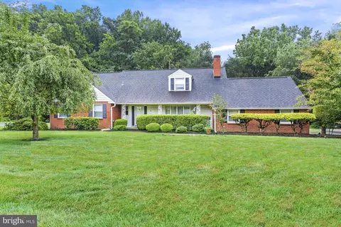 25 Harlech Dr, Wilmington, DE 19807