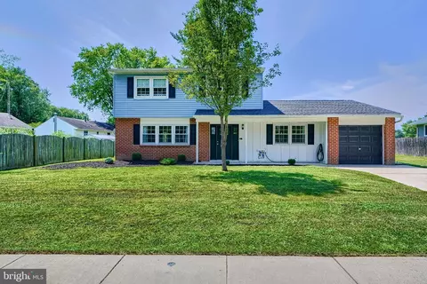 3 Cornwall Dr, Newark, DE 19711