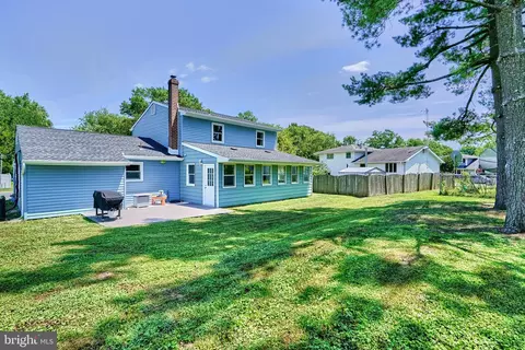 Exterior - 3 Cornwall Dr, Newark, DE 19711 photo 6 of 10