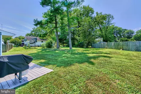 Exterior - 3 Cornwall Dr, Newark, DE 19711 photo 5 of 10