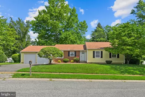 4 Forge Rd, Newark, DE 19711