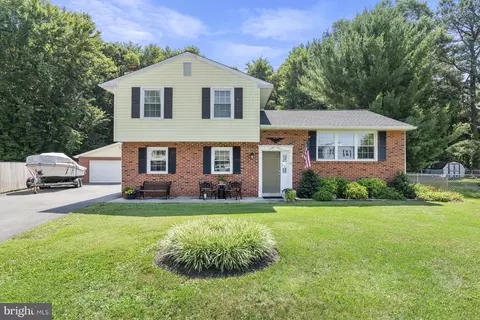 17 Newland Ct, Newark, DE 19713