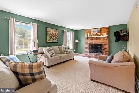 Living - 35 Monticello Dr, Bear, DE 19701 photo 1 of 2