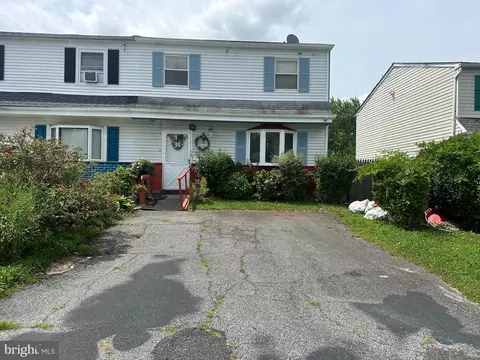 122 E Plover Dr, Newark, DE 19702